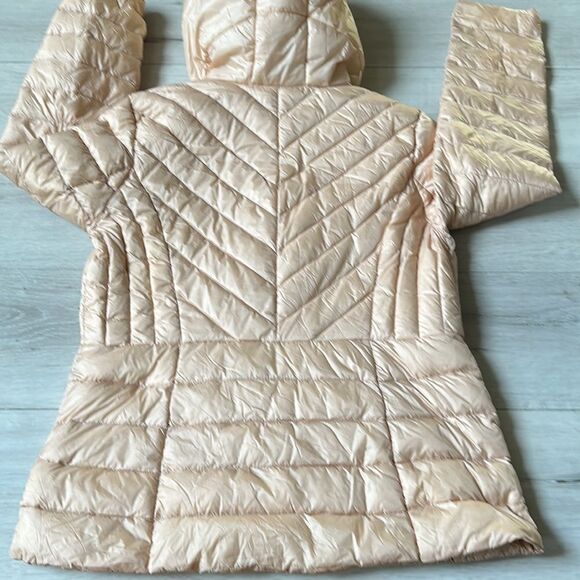 Micheal Kors Women Zip‎ Packable Down Jacket W/Hood Blush Sz S Gently Used - Picture 7 of 7